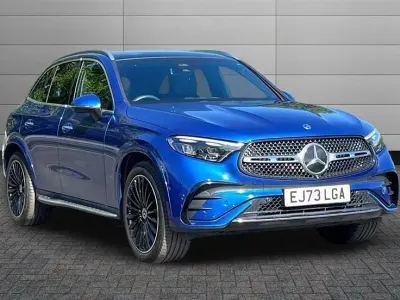 Käytetty Mercedes GLC300 AMG Line Premium Plus 269 HP (197 kW) 2023 Sininen Farmari