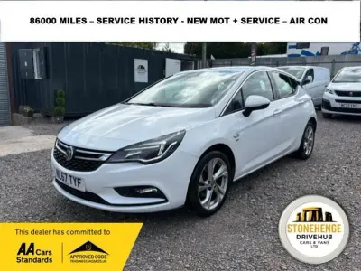 Used Vauxhall Astra SRi 2017 White Hatchback