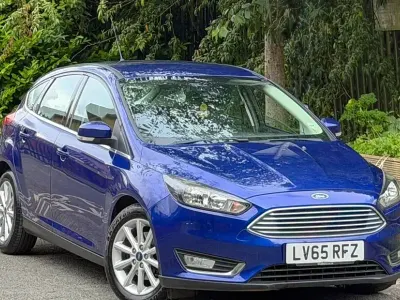 Used Ford Focus Titanium 125 HP (91 kW) 2015 Blue Hatchback