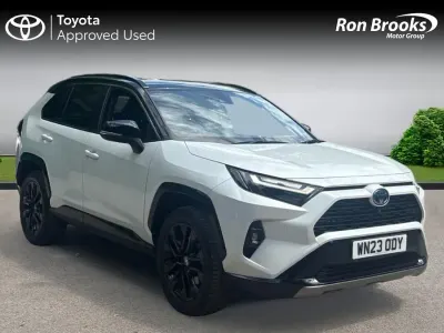 Used Toyota RAV4 218 HP (160 kW) 2023 White/black SUV