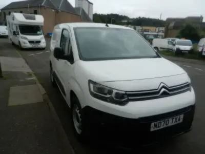 Used Citroën Berlingo Start 75 HP (55 kW) 2021 White MPV