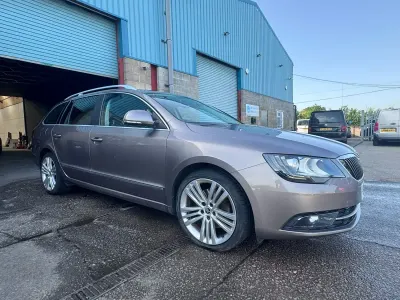 Used Skoda Superb Elegance 168 HP (123 kW) 2015 Purple Estate