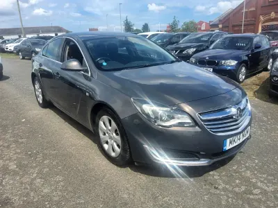 Used Vauxhall Insignia 140 HP (102 kW) 2014 Grey Hatchback