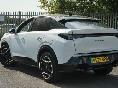 Used Peugeot e-3008