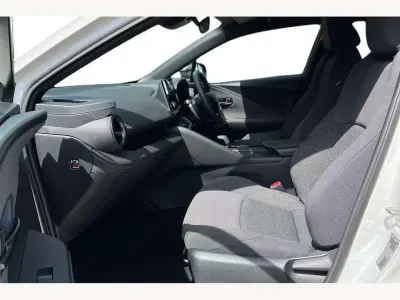 Used Toyota C-HR 140 HP (102 kW) 2024 White SUV