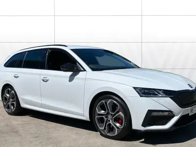 Used Skoda Octavia vRS 245 HP (180 kW) 2024 White Estate