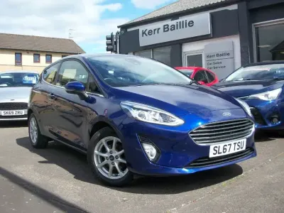 Używany Ford Fiesta Zetec 70 KM (51 kW) 2017 Niebieski Hatchback
