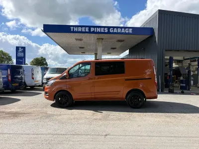 Used Ford Transit Custom Limited 130 HP (95 kW) 2020 Orange Van