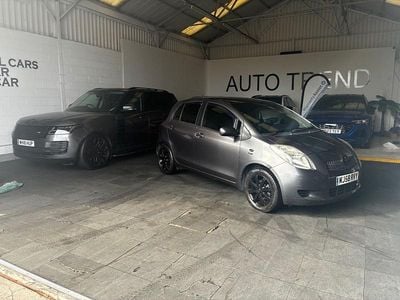 Used Toyota Yaris 90 HP (66 kW) 2009 Grey Hatchback