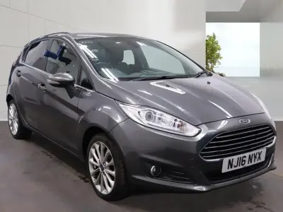 Usado Ford Fiesta Titanium X 125 HP (91 kW) 2016 Cinzento Citadino