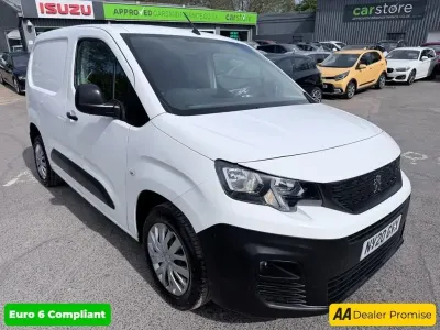 Begagnad Peugeot Partner 131 HK (96 kW) 2020 Vit Minibuss