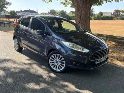 Used Ford Fiesta Titanium 75 HP (55 kW) 2015 Grey Hatchback