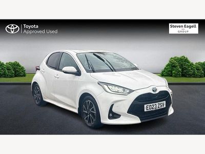 Used Toyota Yaris Hybrid Design 2023 White Hatchback
