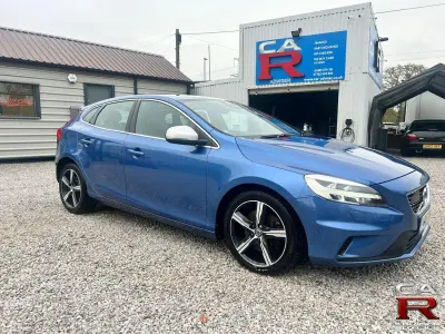 Gebraucht Volvo V40 R-Design 190 PS (139 kW) 2016 Blau Kleinwagen