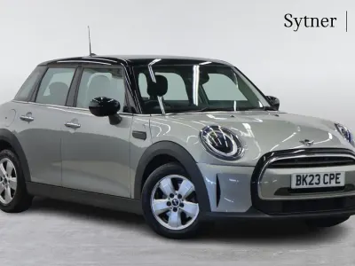 Begagnad Mini Cooper Classic 134 HK (98 kW) 2023 Silver Halvkombi
