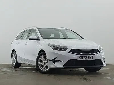 Used Kia Ceed 2022 White Hatchback