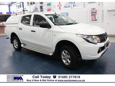 White Used 2017 Mitsubishi L200 Pickup | £12,730 (Fair price)