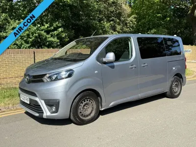 Usado Toyota Proace Verso H1 120 CV (88 kW) 2020 Gris Monovolumen