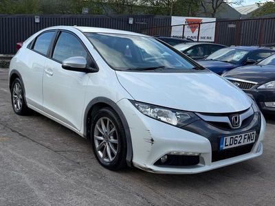 Begagnad Honda Civic EX 150 HK (110 kW) 2012 Vit Halvkombi