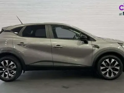 Używany Renault Captur Evolution 91 KM (66 kW) 2024 Szary SUV