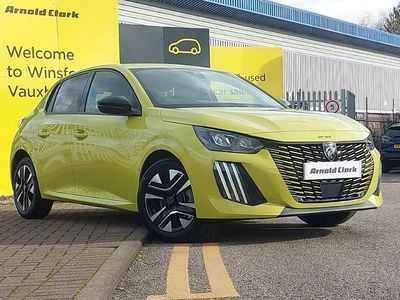 Usado Peugeot 208 Allure 101 CV (74 kW) 2025 Amarillo Utilitario