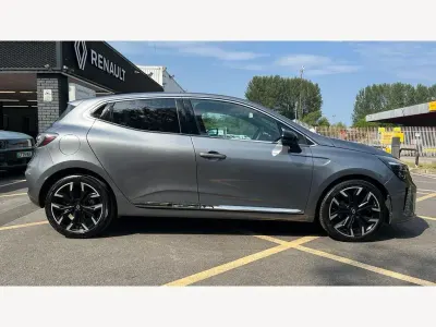 Used Renault Clio Techno 90 HP (66 kW) 2024 Metallic  shadow grey  Hatchback