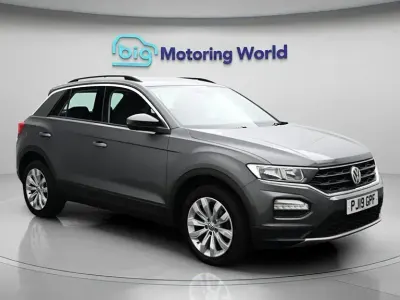 Begagnad VW T-Roc SE 115 HK (84 kW) 2019 Grå SUV