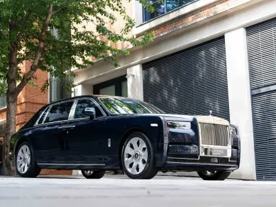 New Rolls Royce Phantom 571 HP (419 kW) 2026 Midnight sapphire Sedan