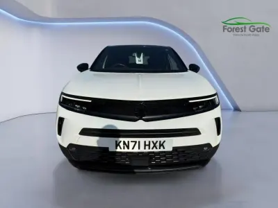 Used Vauxhall Mokka SRi 99 HP (72 kW) 2021 White SUV
