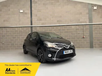 Używany Toyota Yaris Design 2016 Czarny Hatchback