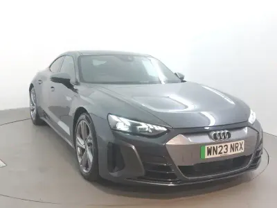 Second-hand Audi e-tron GT quattro Comfort 389 kW (530 CP) 2023 Gri Berlinǎ