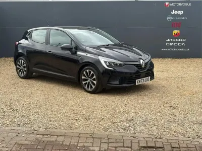 Used Renault Clio V Evolution 90 HP (66 kW) 2023 Diamond black  Hatchback