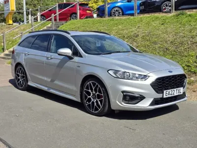 Usado Ford Mondeo ST-Line 187 HP (137 kW) 2022 Prateado Carrinha