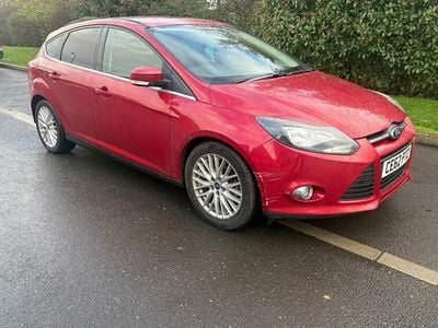 Used Ford Focus Zetec 125 HP (91 kW) 2012 Red Hatchback