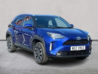 Second-hand Toyota Yaris Hybrid Design 116 CP (85 kW) 2022 Albastru Hatchback