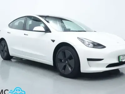 Używany Tesla Model 3 RWD 180 kW (245 KM) 2023 Biały Sedan/Limuzyna