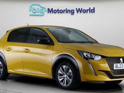 Used Peugeot e-208 Allure+ 100 kW (136 HP) 2023 Yellow Hatchback