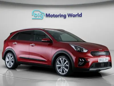 Gebraucht Kia Niro 139 PS (102 kW) 2022 Rot SUV