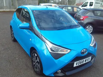 Used Toyota Aygo X-plore 2018 Blue Hatchback