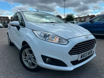 Used Ford Fiesta Zetec 82 HP (60 kW) 2013 White Hatchback