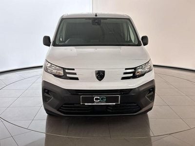 White New 2025 Peugeot Partner MPV | £17,990 (Fair price)