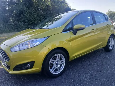 Used Ford Fiesta Zetec 120 HP (88 kW) 2014 Yellow Hatchback