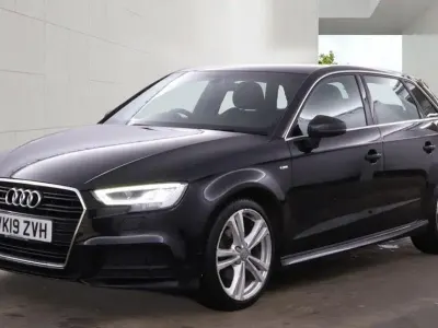 Usado Audi A3 S-Line 150 HP (110 kW) 2019 Preto Sedan