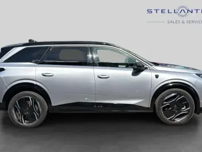 Używany Peugeot 5008 GT 152 kW (207 KM) 2024 Szary SUV