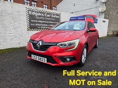 Used Renault Mégane IV Play 140 HP (102 kW) 2018 Red Hatchback