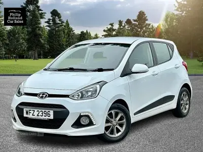 Used Hyundai i10 Premium 65 HP (47 kW) 2015 White Hatchback