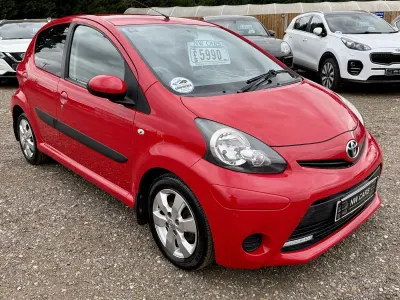 Used Toyota Aygo Style 68 HP (50 kW) 2014 Red Hatchback