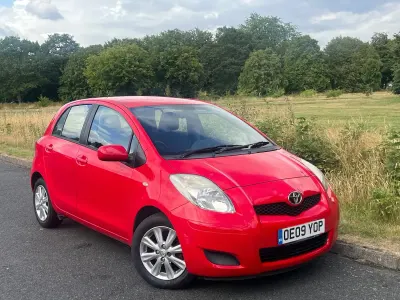Used Toyota Yaris 101 HP (74 kW) 2009 Red Hatchback