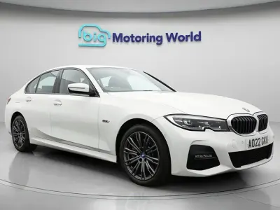 Begagnad BMW 330e M Sport 292 HK (214 kW) 2022 Vit Sedan
