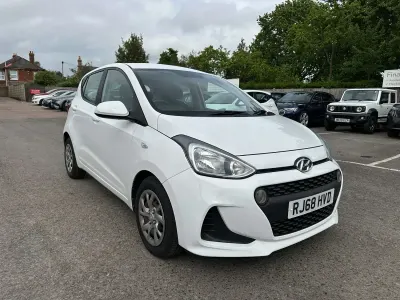 Used Hyundai i10 SE 66 HP (48 kW) 2018 White Hatchback